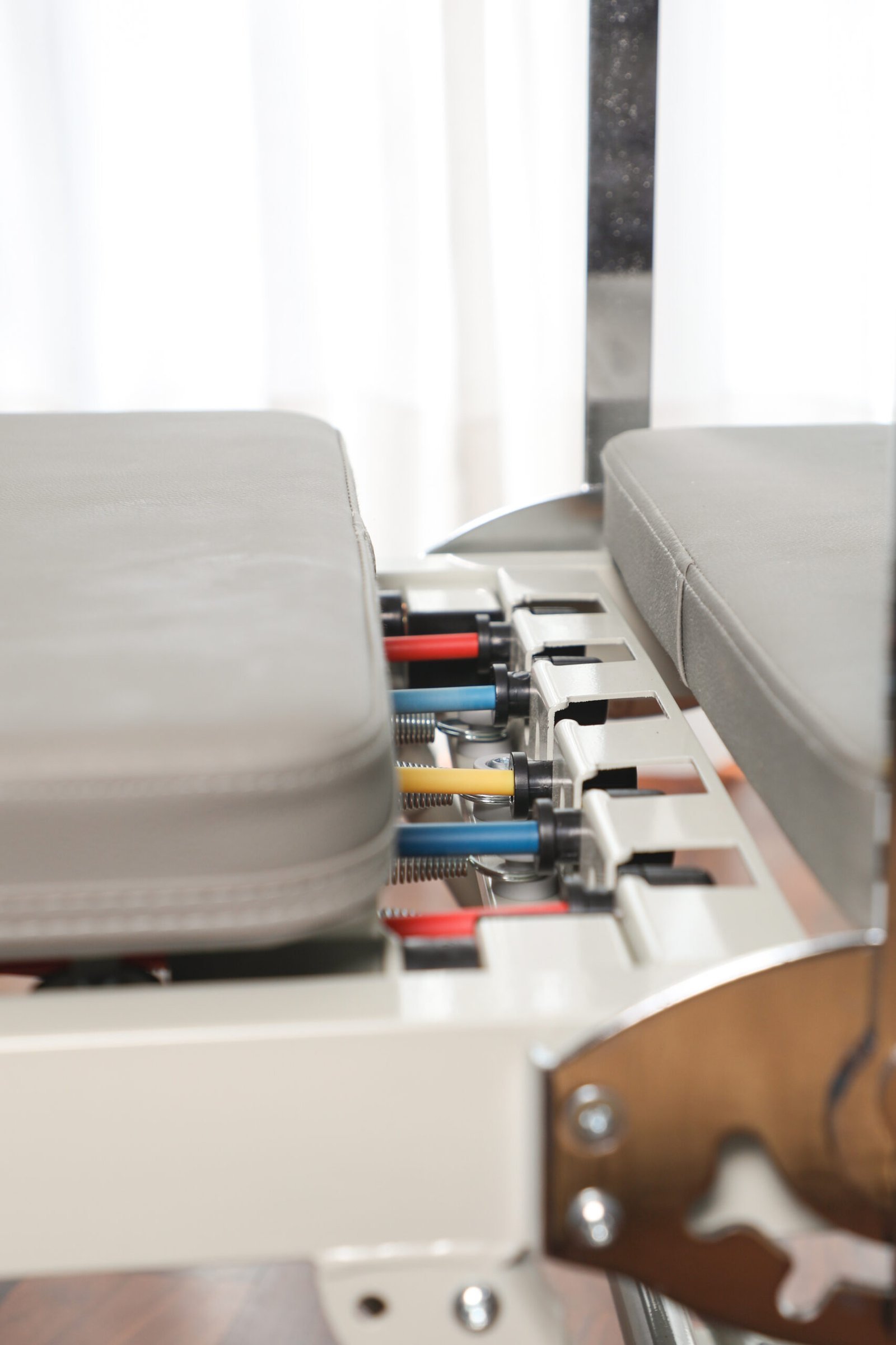 Reformer Pro FitCore en un hogar moderno